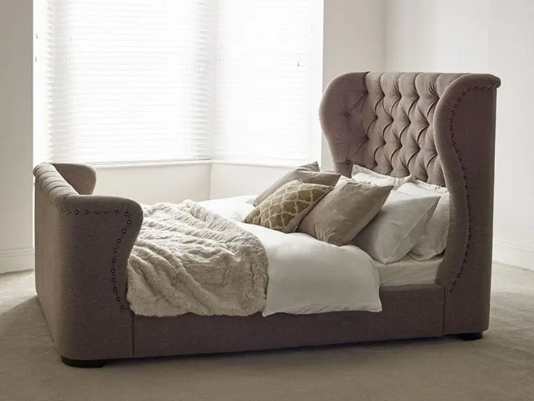 Signature Grand Winged Chesterfield Bed - Image 6